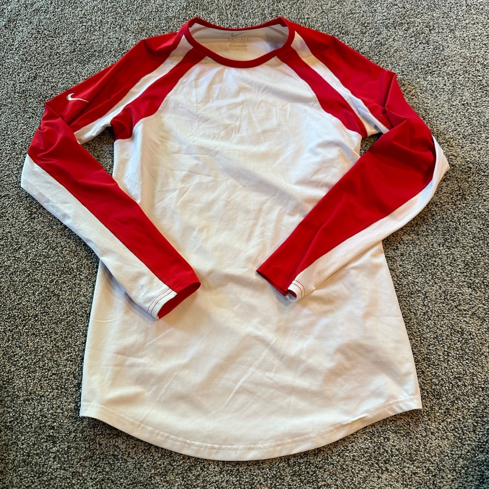 Nike dri fit fitted long sleeve performance shirt women’s size medium